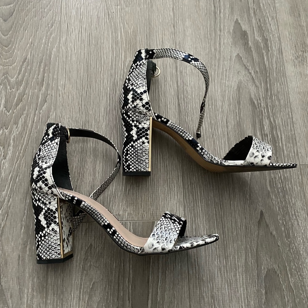 Aldo snakeskin size 10 heels